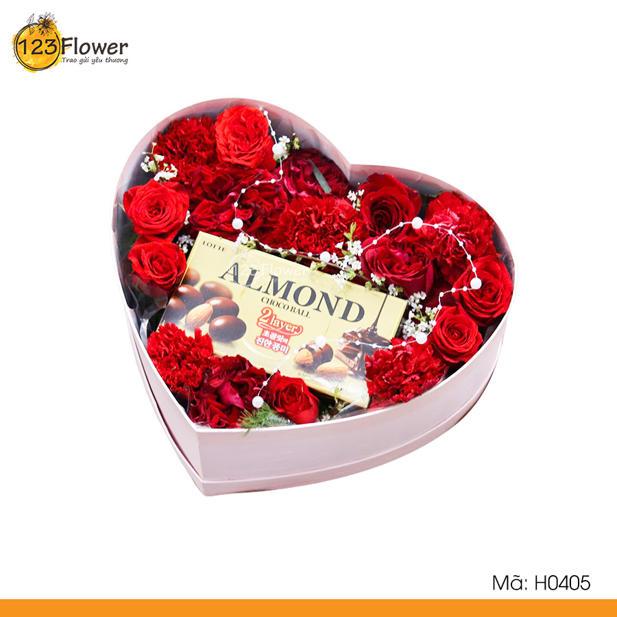 H0405 | Hộp hoa và socola 405